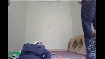 Iranian home sex - fucking and sucking pussy on the floor